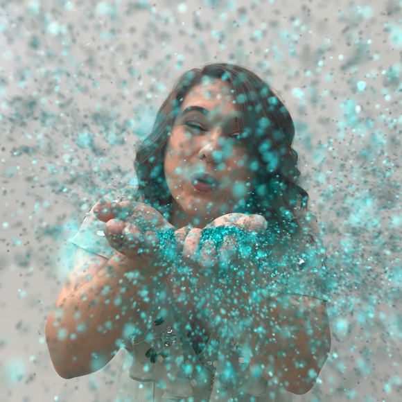 Meet your Posher, Emily - Picture 2 of 5